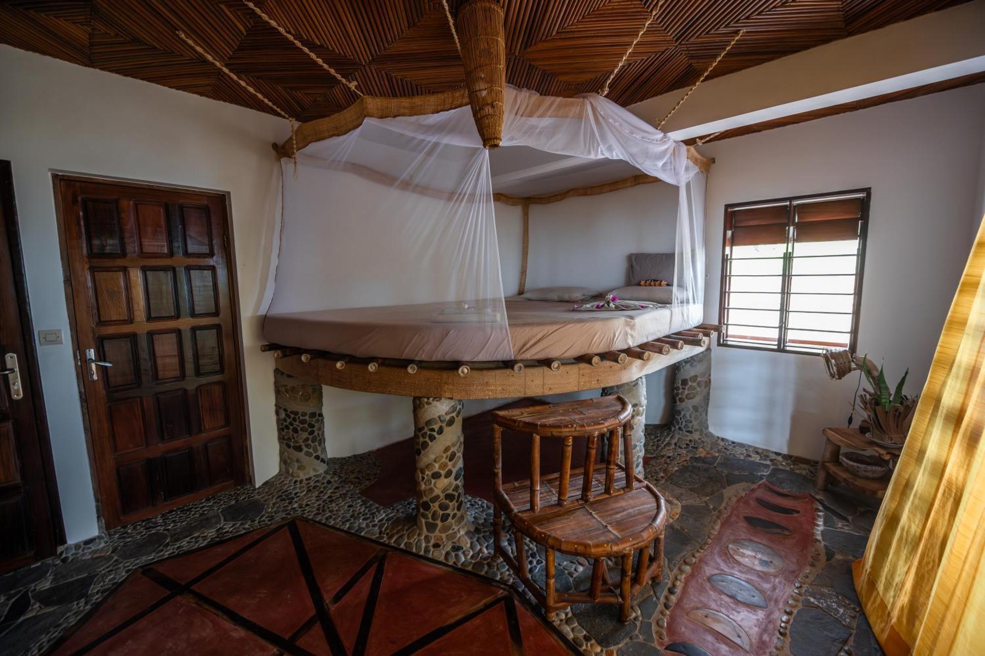 Shambala Madagascar: Beachfront Lodge And Adventures Ambolobozo Zewnętrze zdjęcie